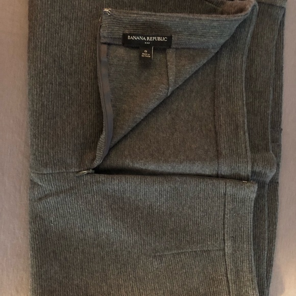 Banana Republic Stretch Pencil Skirt - Picture 2 of 4